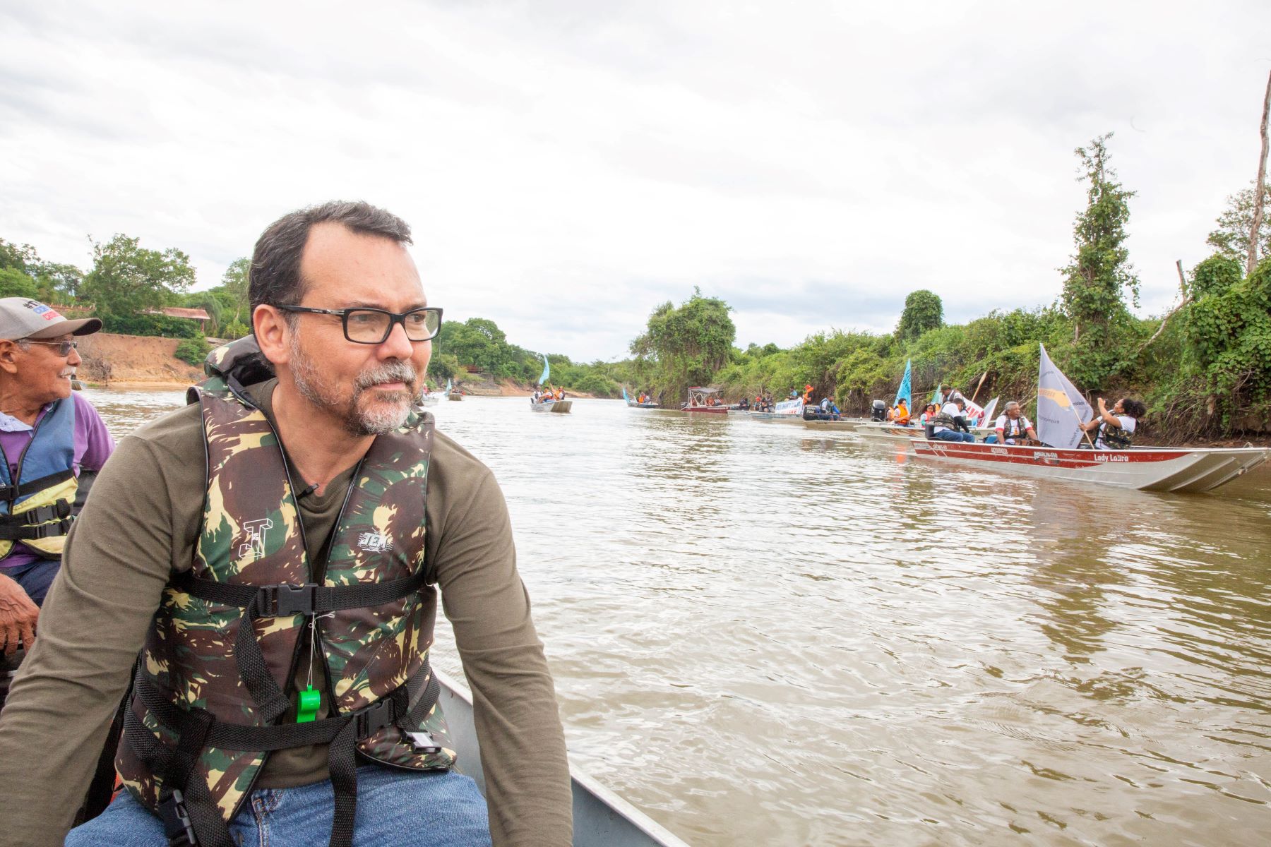 Lúdio Cabral no Rio Paraguai - foto de Flávio André