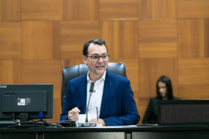 Lúdio na Mesa - foto Marcos Lopes