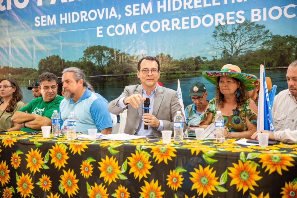 Lúdio audiência Rio Paraguai em Cáceres - foto Flávio André