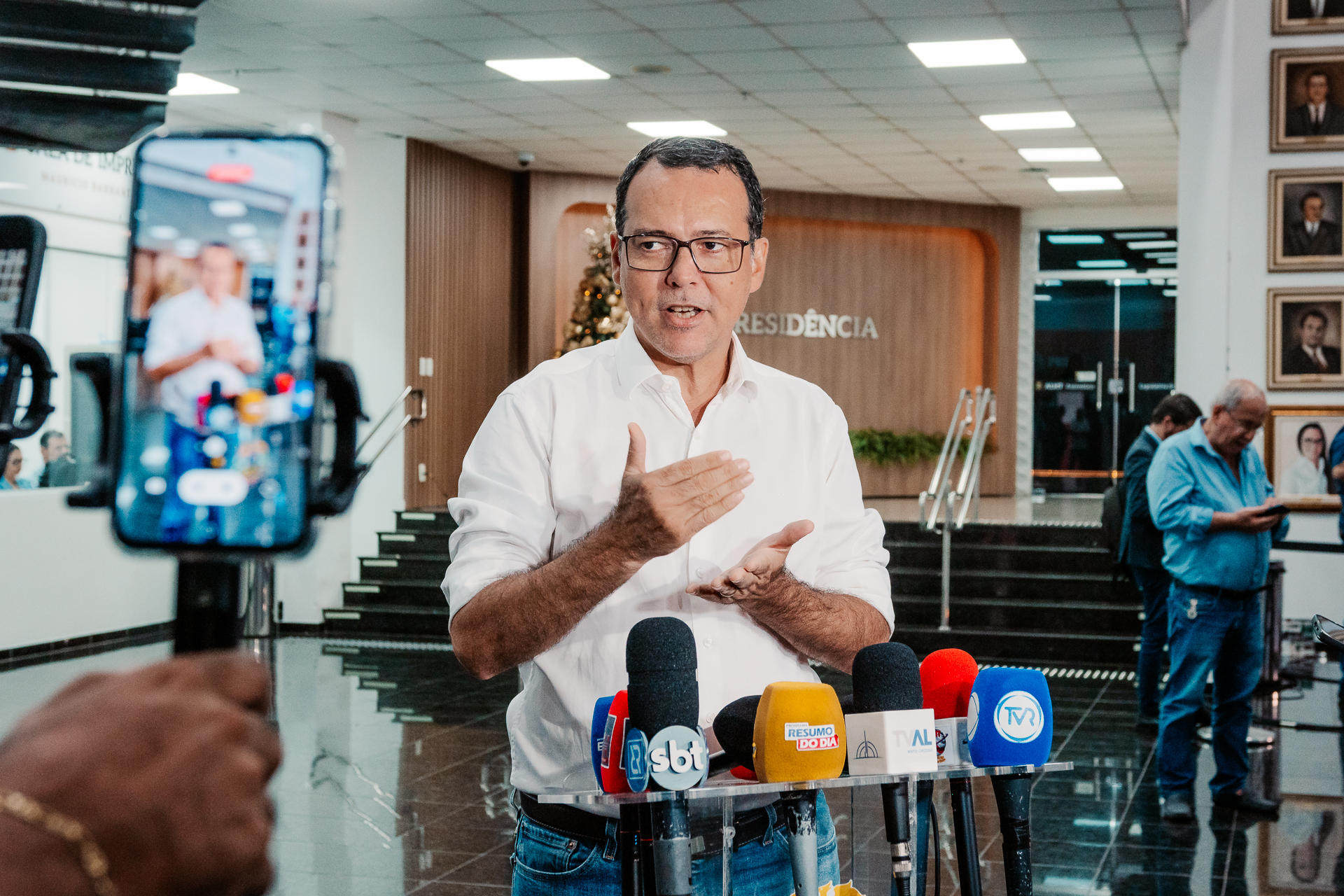 Lúdio em coletiva de imprensa na ALMT - foto Cami Barros