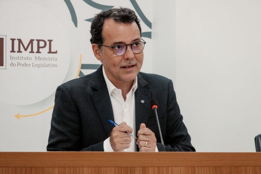 Lúdio em audiência da mobilidade - foto Cami Barros