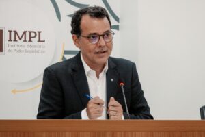 Lúdio em audiência da mobilidade - foto Cami Barros